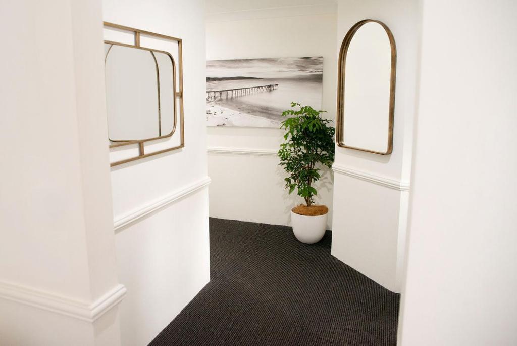 Western Apollo Hotel 4*