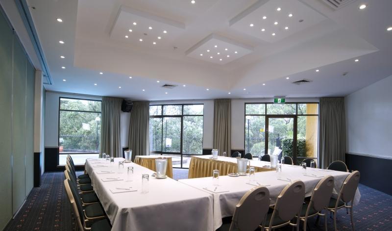 Western Apollo 4* Newcastle