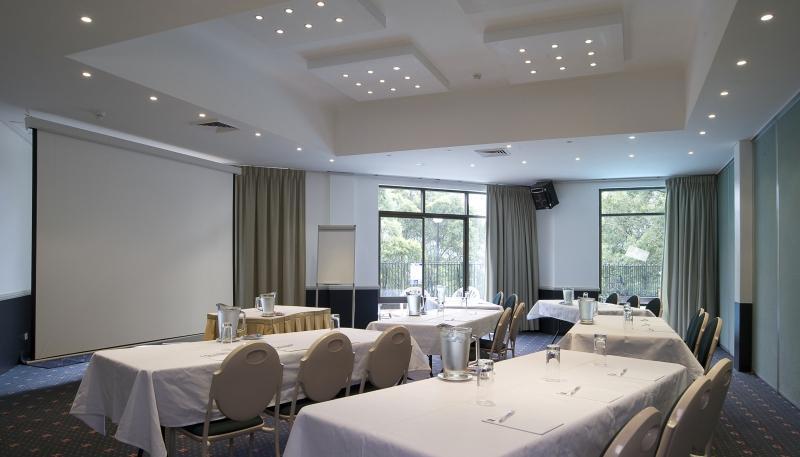 Western Apollo 4* Newcastle