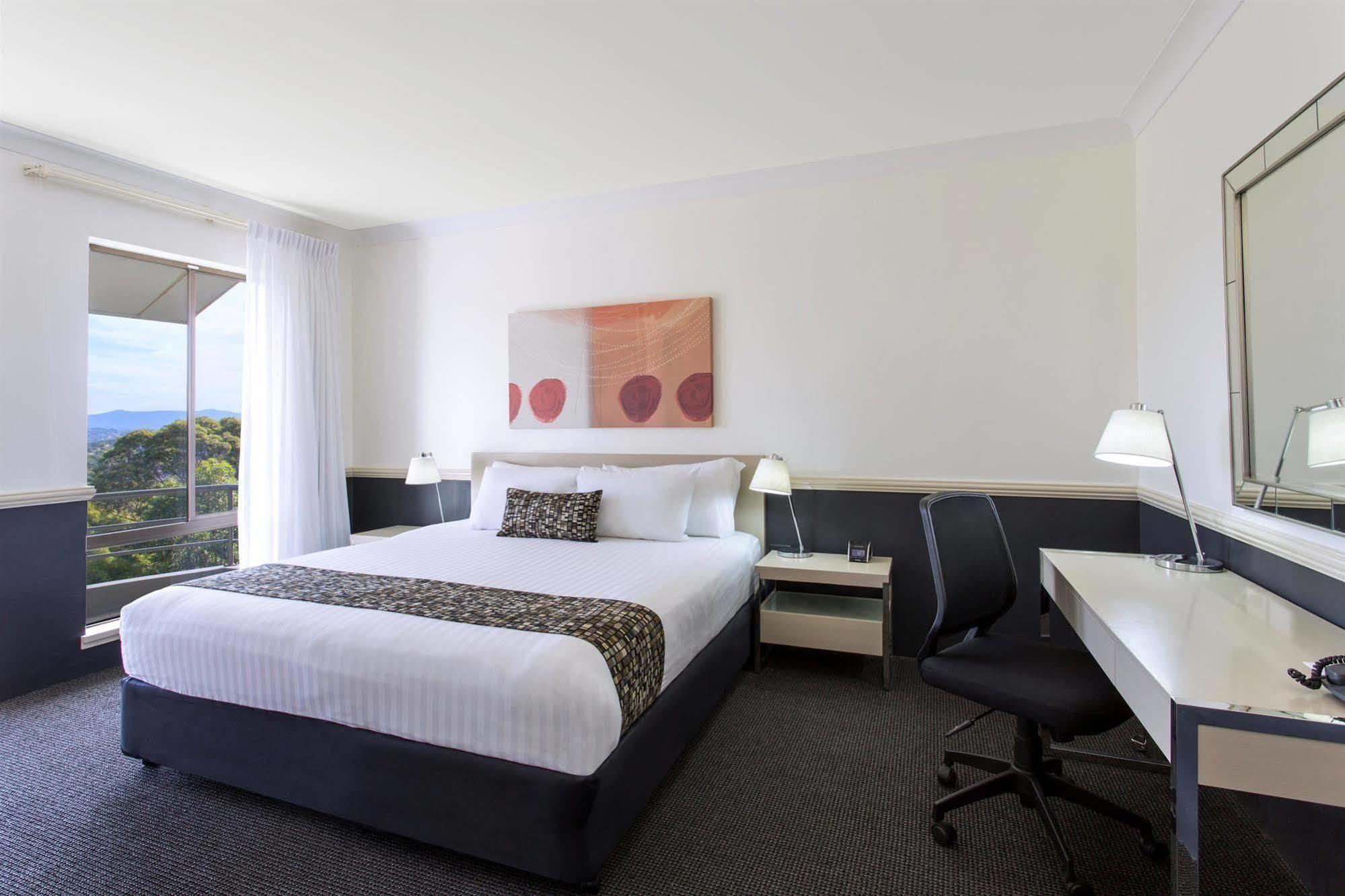 Western Apollo Hotel 4*